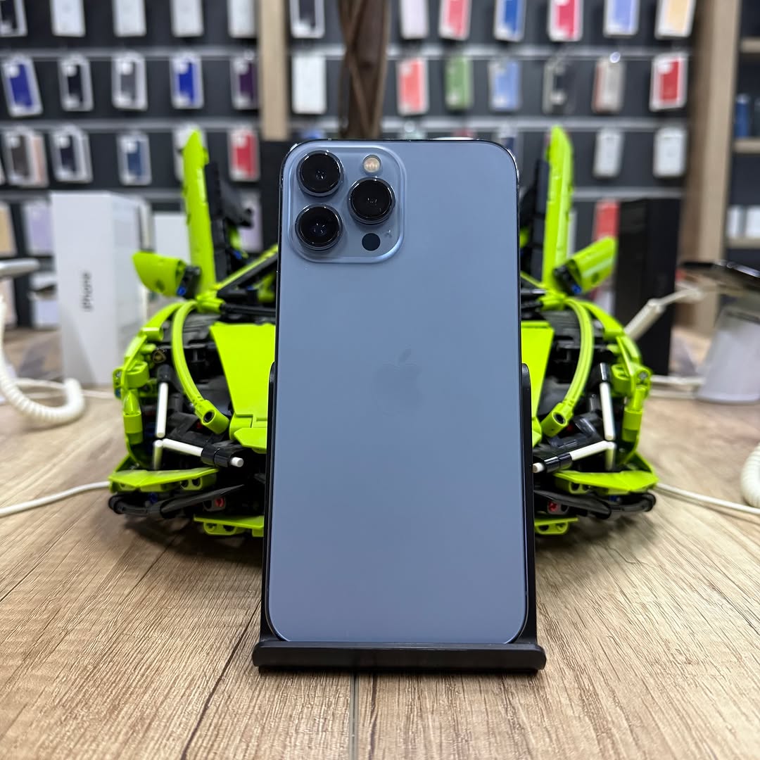 iPhone 13 Pro Max после замены заднего стекла