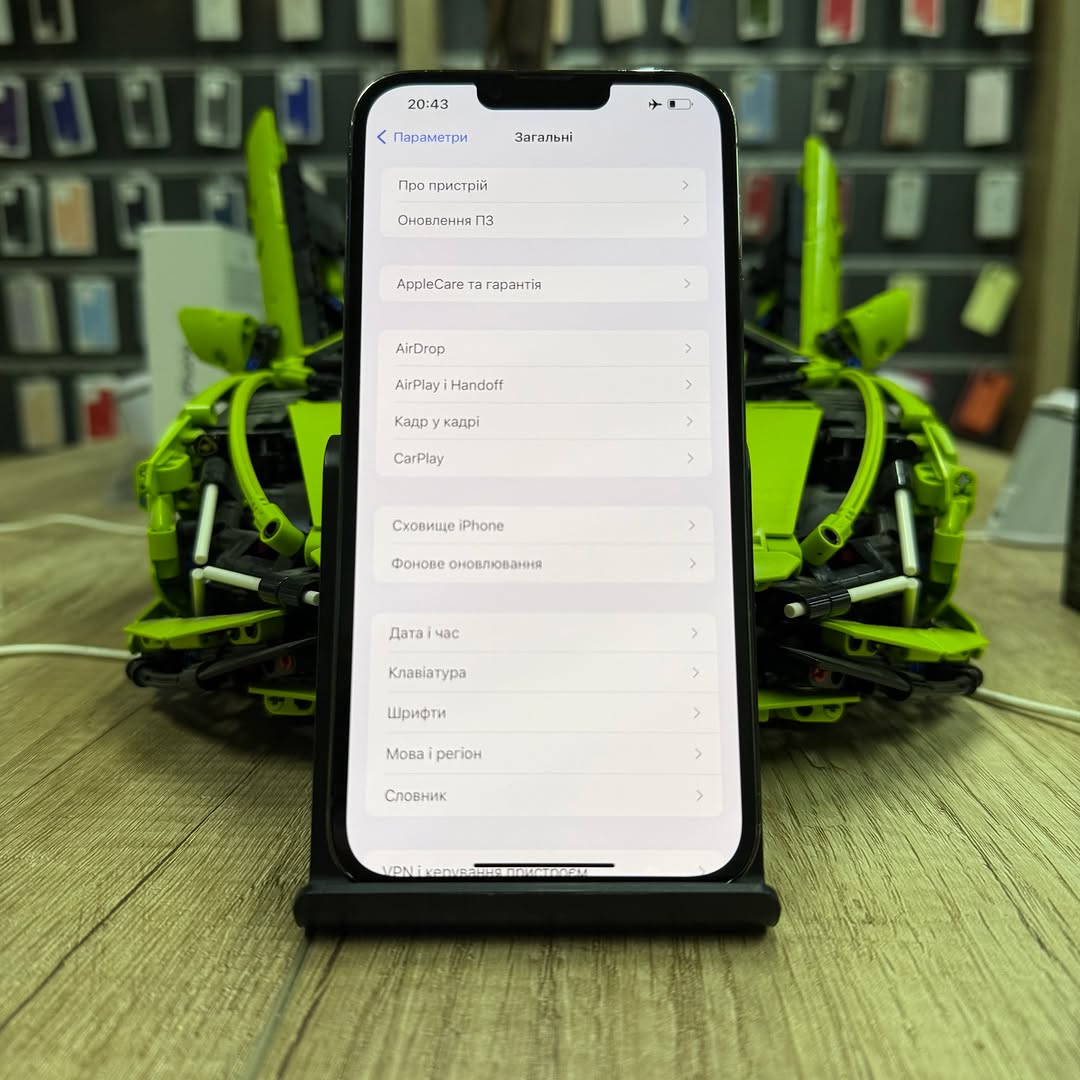 Экран iPhone 13 Pro Max после переклейки стекла