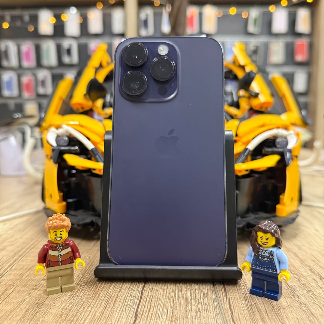 Установка нового заднего стекла на iPhone 14 Pro