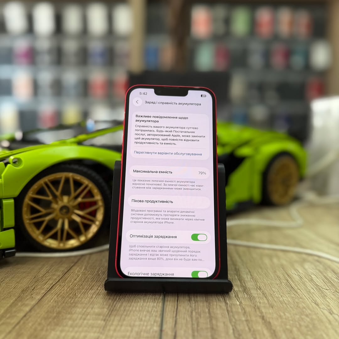 Разборка iPhone 14 для установки нового аккумулятора